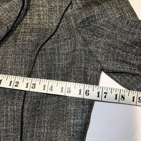 WHBM Flutter Blazer - Picture 6 of 9